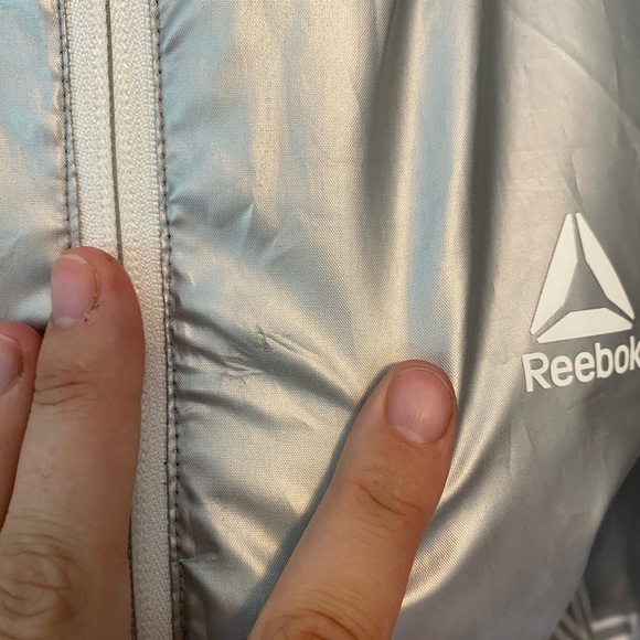 Reebok Silver Pullover lightweight Rain Jacket - Picture 4 of 13
